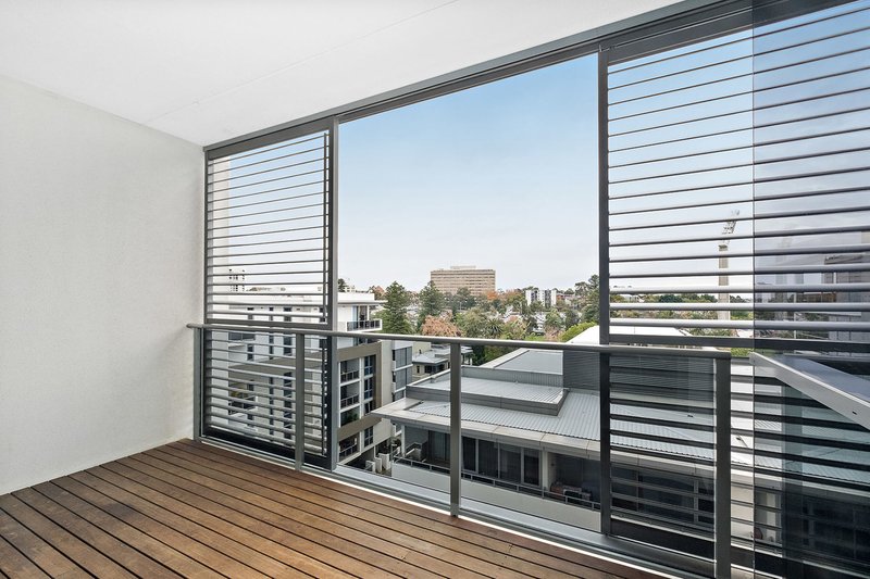 Photo - 702/8 Adelaide Terrace, East Perth WA 6004 - Image 10