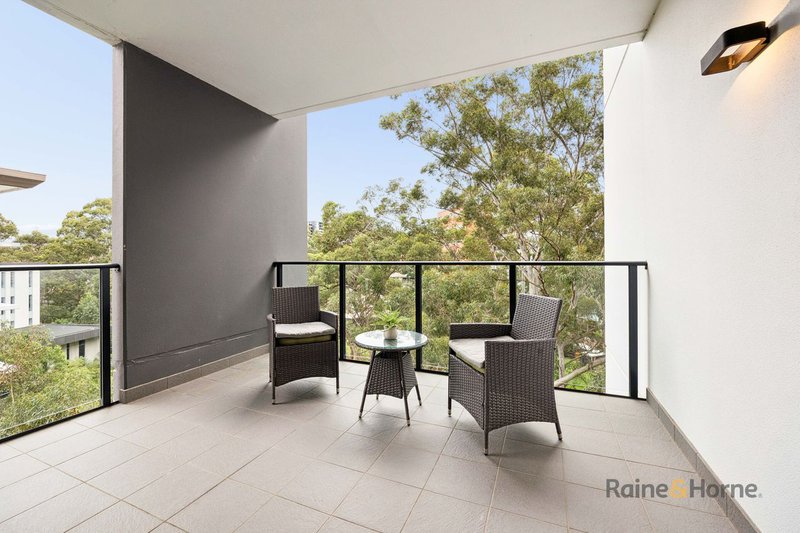 Photo - 702/8 Saunders Close, Macquarie Park NSW 2113 - Image 7