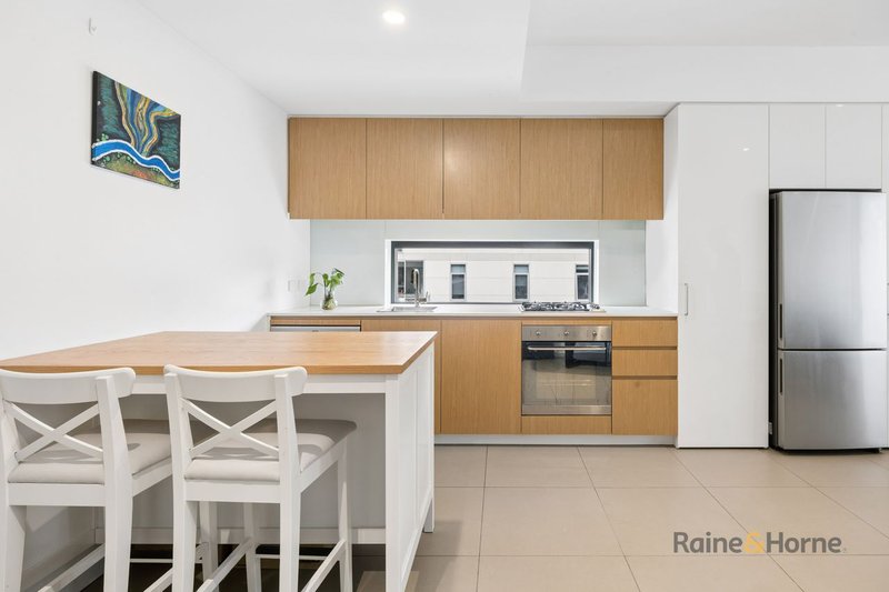 Photo - 702/8 Saunders Close, Macquarie Park NSW 2113 - Image 8