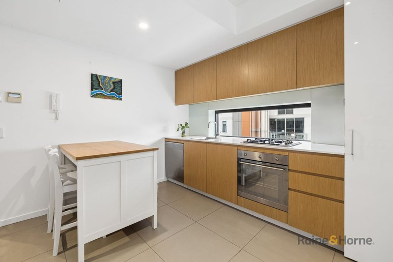 Photo - 702/8 Saunders Close, Macquarie Park NSW 2113 - Image 9