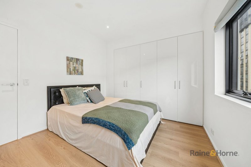 Photo - 702/8 Saunders Close, Macquarie Park NSW 2113 - Image 11