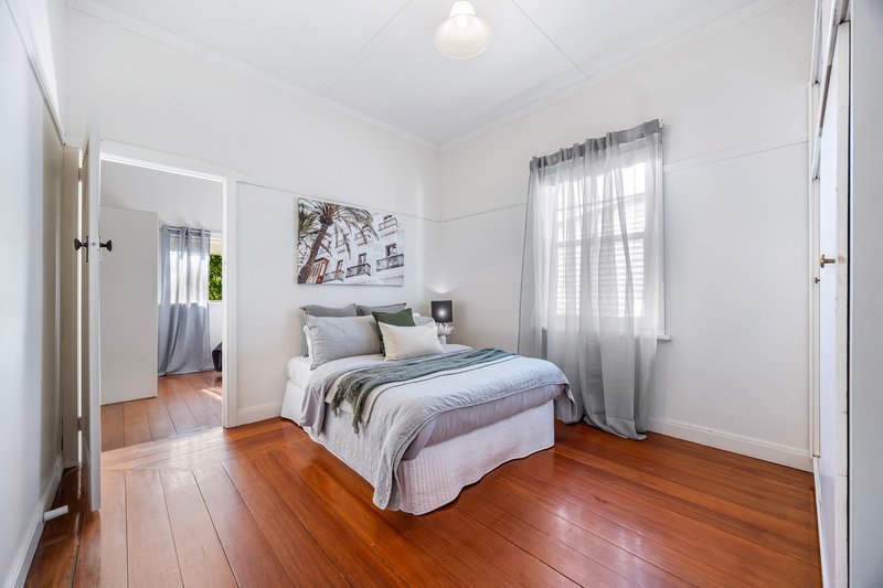 Photo - 703 Neill Street, Soldiers Hill VIC 3350 - Image 11