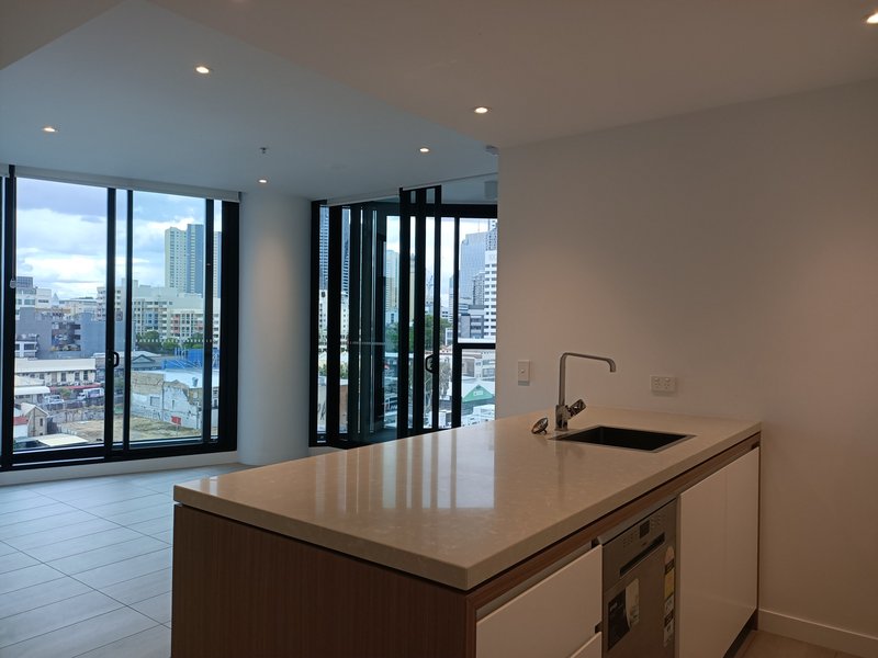 Photo - 703/167 Alfred Street, Fortitude Valley QLD 4006 - Image 3