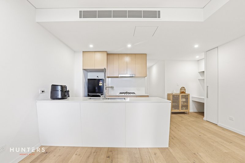 Photo - 703/21 Hassall Street, Parramatta NSW 2150 - Image 3