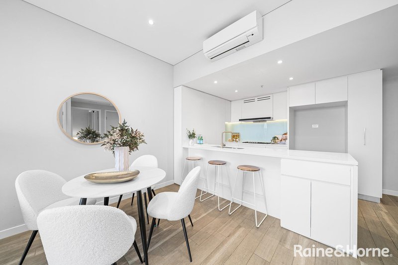 Photo - 703/3 Foreshore Place, Wentworth Point NSW 2127 - Image 4