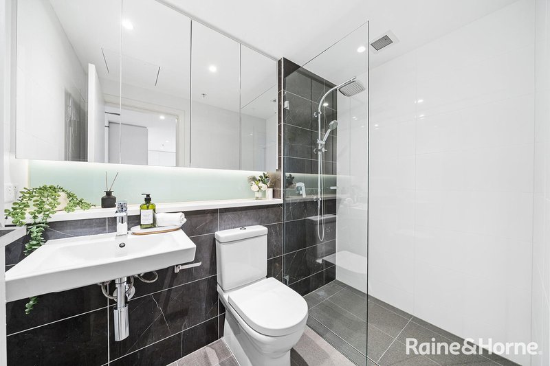 Photo - 703/3 Foreshore Place, Wentworth Point NSW 2127 - Image 7