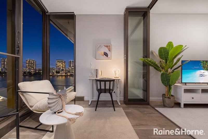 Photo - 703/3 Foreshore Place, Wentworth Point NSW 2127 - Image 11