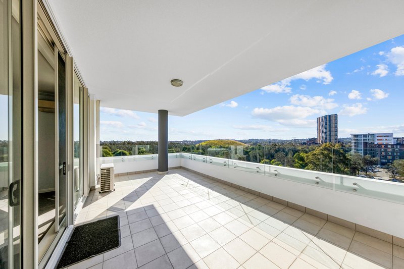 Photo - 703/4 Nuvolari Place, Wentworth Point NSW 2127 - Image 2