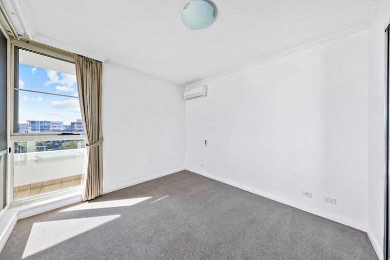 Photo - 703/4 Nuvolari Place, Wentworth Point NSW 2127 - Image 5