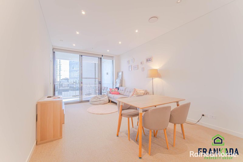 Photo - 703/6 Waterway Street, Wentworth Point NSW 2127 - Image 4