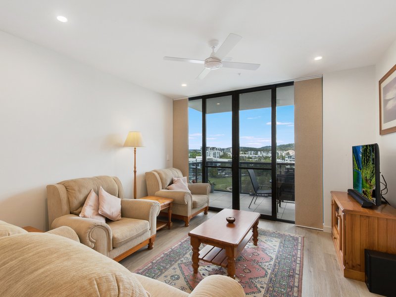 Photo - 704/1 Waterfront Place, Robina QLD 4226 - Image 8