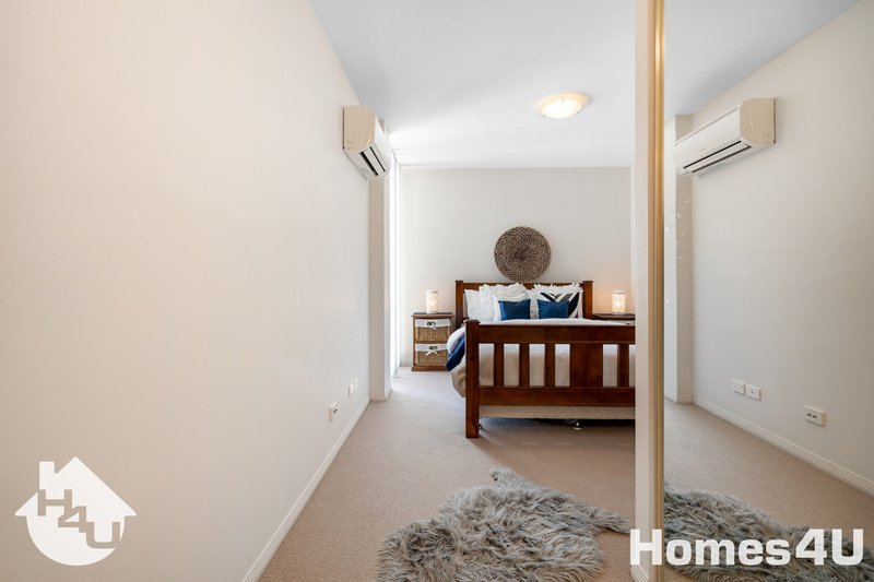 Photo - 704/14 Oxley Avenue, Woody Point QLD 4019 - Image 13