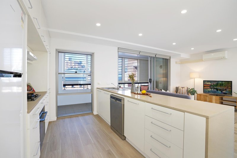 Photo - 704/18-20 Allen Street, Pyrmont NSW 2009 - Image 2