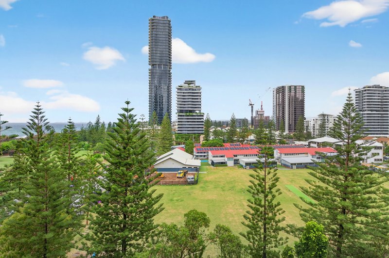 Photo - 704/185 Old Burleigh Road, Broadbeach QLD 4218 - Image 3