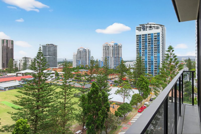 Photo - 704/185 Old Burleigh Road, Broadbeach QLD 4218 - Image 4