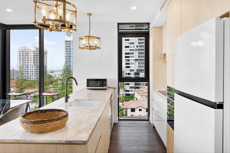 Photo - 704/185 Old Burleigh Road, Broadbeach QLD 4218 - Image 6