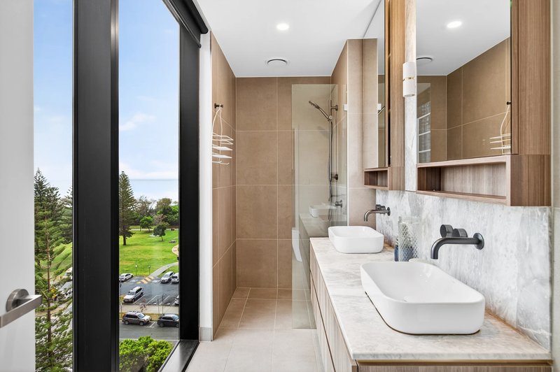 Photo - 704/185 Old Burleigh Road, Broadbeach QLD 4218 - Image 10