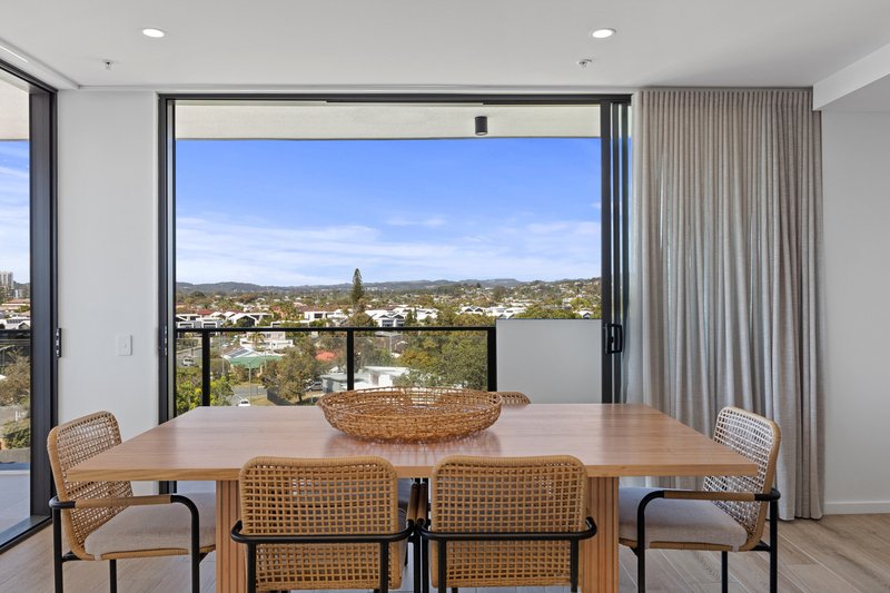 Photo - 704/2 Mawarra Street, Palm Beach QLD 4221 - Image 4