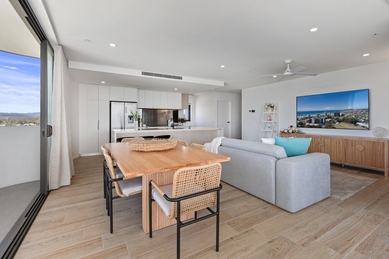 Photo - 704/2 Mawarra Street, Palm Beach QLD 4221 - Image 5