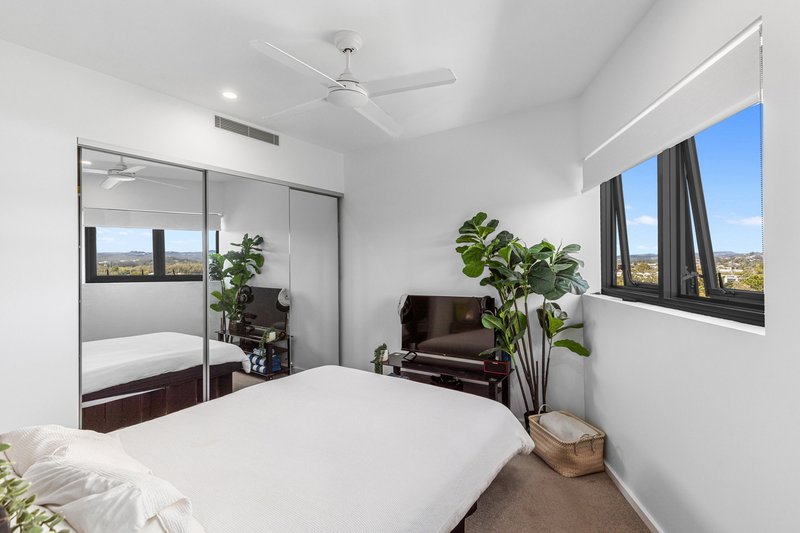 Photo - 704/2 Mawarra Street, Palm Beach QLD 4221 - Image 10