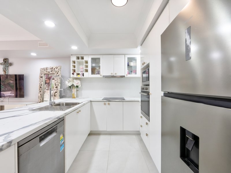 Photo - 704/22-34 Glenside Drive, Robina QLD 4226 - Image 6