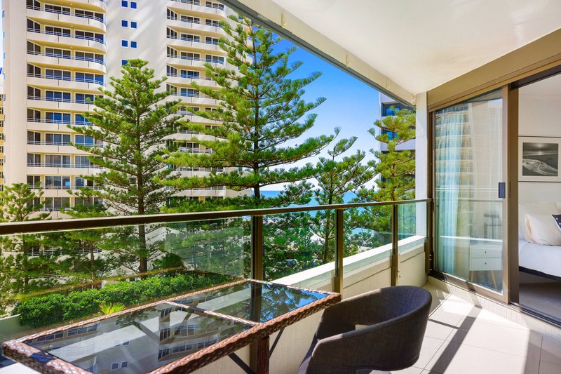 Photo - 704/3 Orchid Avenue, Surfers Paradise QLD 4217 - Image 4