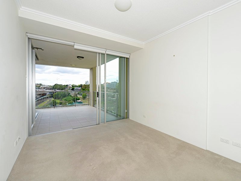 Photo - 7043/7 Parkland Boulevard, Brisbane City QLD 4000 - Image 5