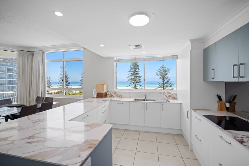 Photo - 704/4-10 Douglas Street, Coolangatta QLD 4225 - Image 4