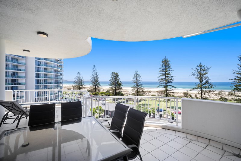 Photo - 704/4-10 Douglas Street, Coolangatta QLD 4225 - Image 11