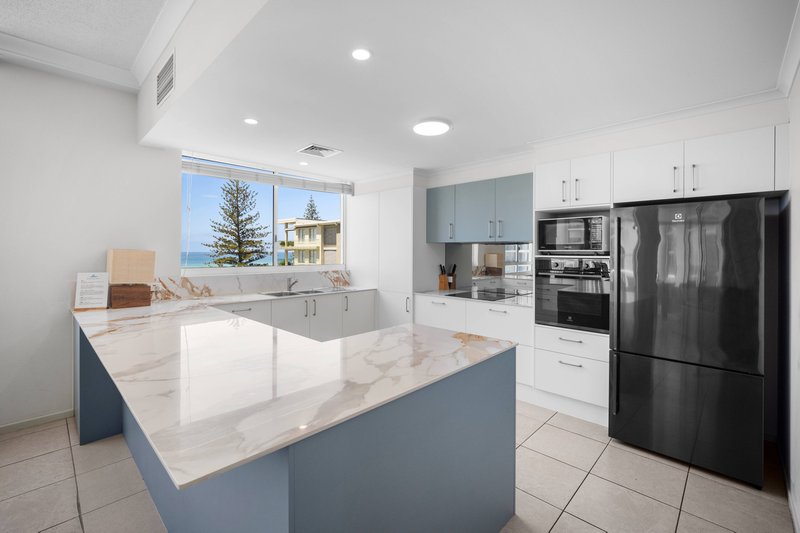 Photo - 704/4-10 Douglas Street, Coolangatta QLD 4225 - Image 18