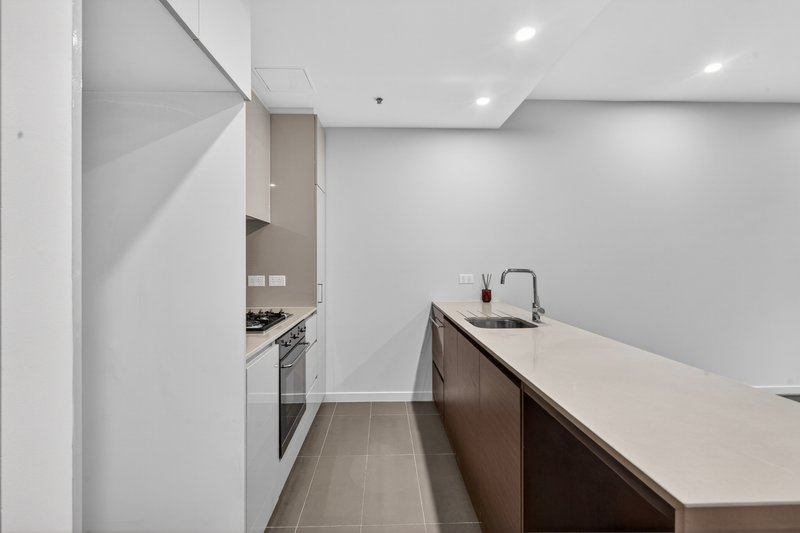 Photo - 704/70 Queens Road, Melbourne VIC 3004 - Image 3