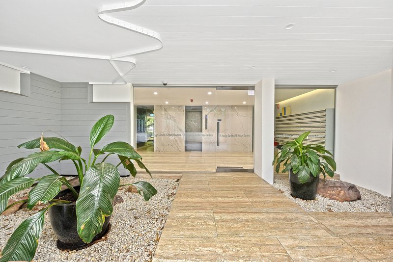 Photo - 704/76 Roslyn Gardens, Elizabeth Bay NSW 2011 - Image 1
