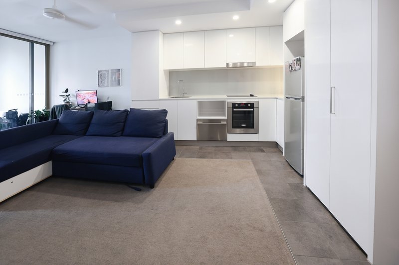 Photo - 704/9 Machinery Street, Bowen Hills QLD 4006 - Image 2