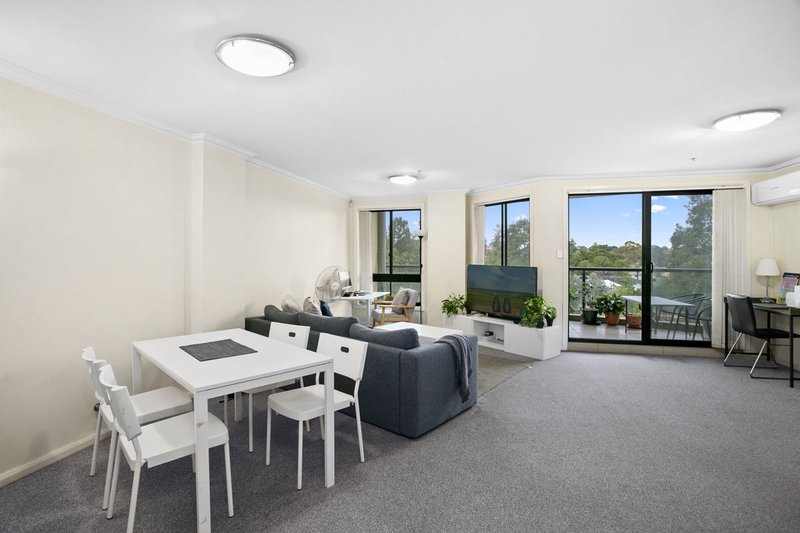 Photo - 704/91b Bridge Road, Westmead NSW 2145 - Image 4