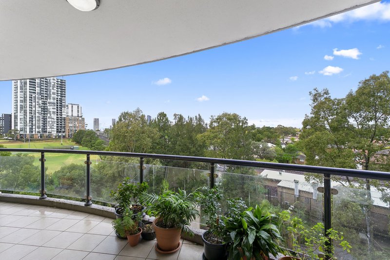 Photo - 704/91b Bridge Road, Westmead NSW 2145 - Image 5