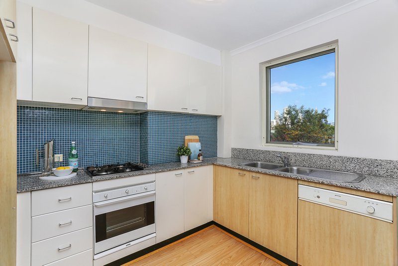 Photo - 705/161 New South Head Rd Road, Edgecliff NSW 2027 - Image 3