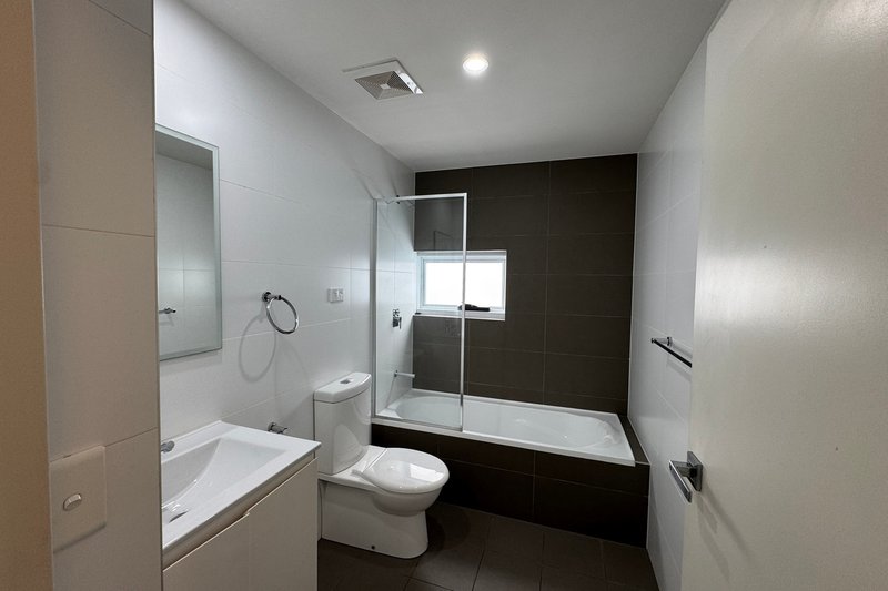 Photo - 705/2-8 Wayman Place, Merrylands NSW 2160 - Image 4