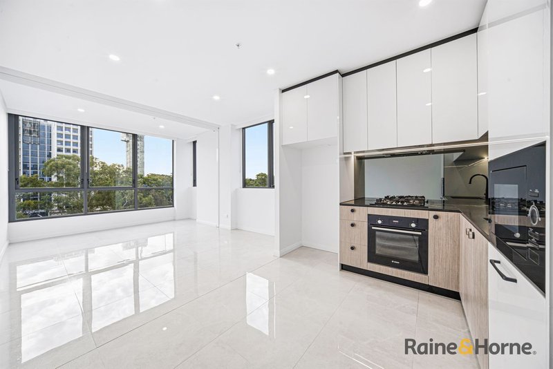 Photo - 705/2 Cottonwood Cres , Macquarie Park NSW 2113 - Image 1