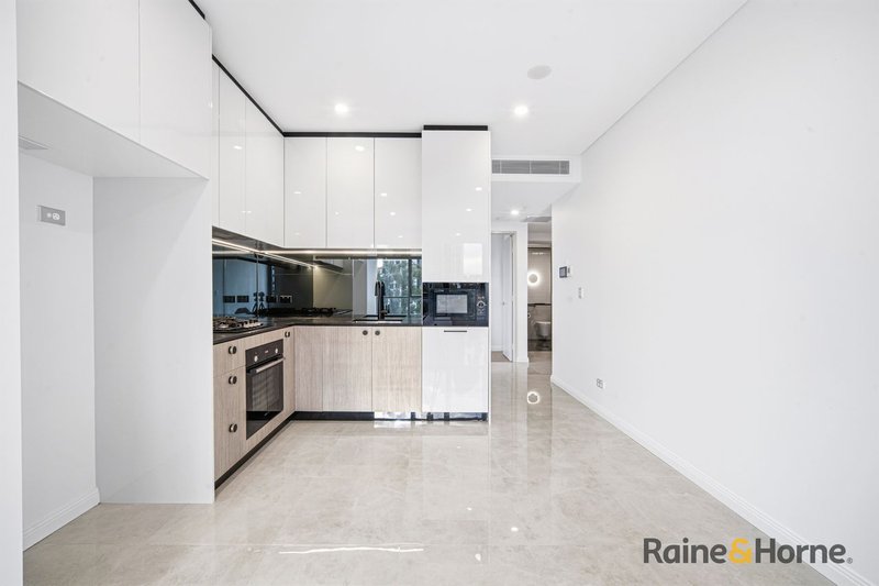 Photo - 705/2 Cottonwood Cres , Macquarie Park NSW 2113 - Image 3