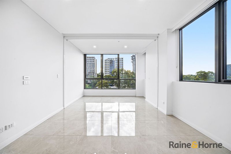 Photo - 705/2 Cottonwood Cres , Macquarie Park NSW 2113 - Image 5