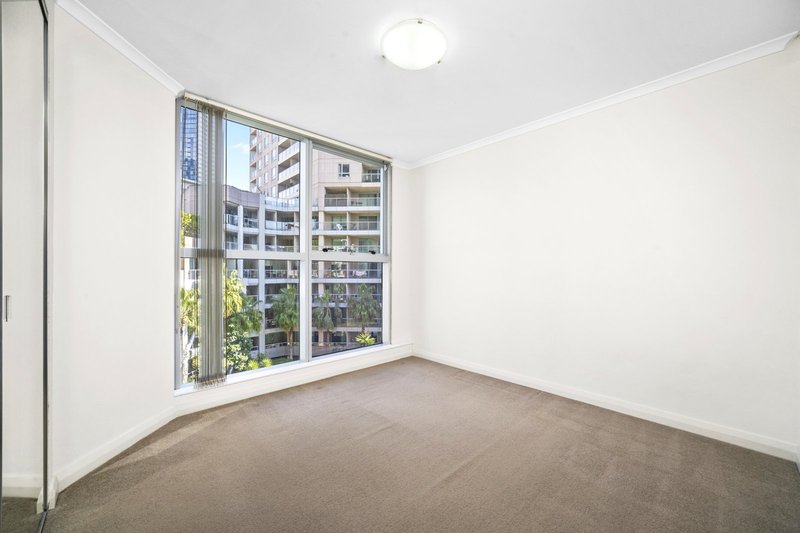 Photo - 705/2b Help Street, Chatswood NSW 2067 - Image 7