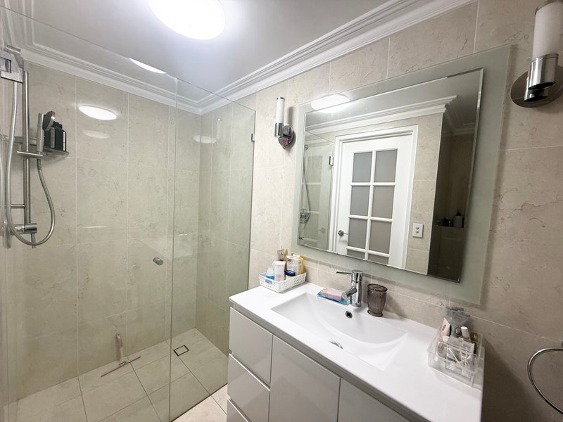 Photo - 705/3 Rockdale Plaza Drive, Rockdale NSW 2216 - Image 4