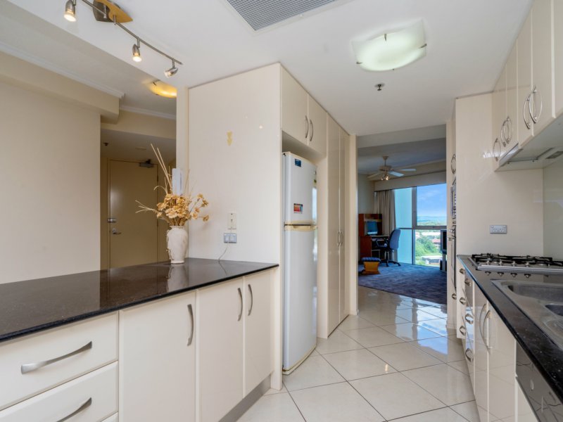 Photo - 705/300 Marine Parade, Labrador QLD 4215 - Image 9