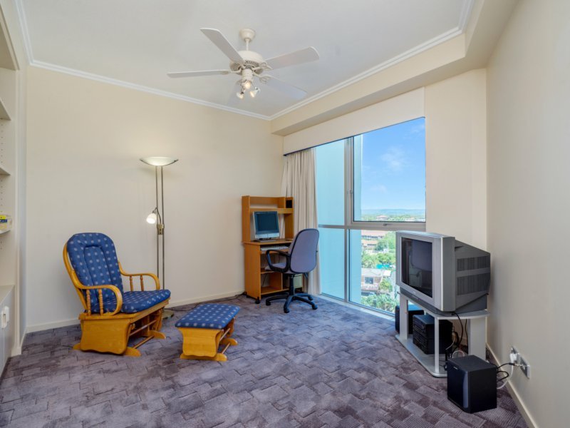 Photo - 705/300 Marine Parade, Labrador QLD 4215 - Image 17