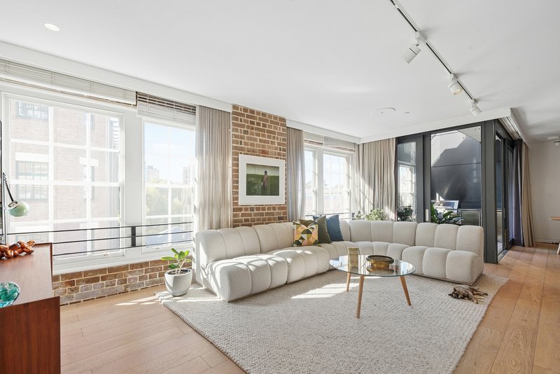 Photo - 705/46 Wentworth Avenue, Surry Hills NSW 2010 - Image 1