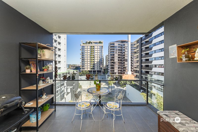 Photo - 705/49 Cordelia Street, South Brisbane QLD 4101 - Image 6
