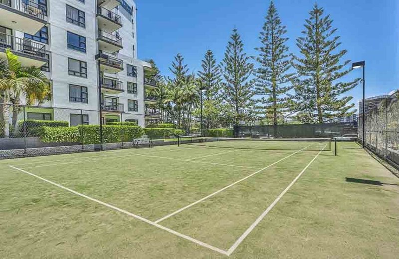 Photo - 706/30-32 Surf Parade, Broadbeach QLD 4218 - Image 11