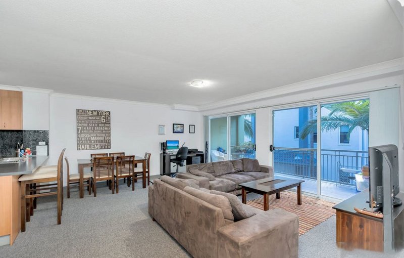 Photo - 706/33 Clark Street, Biggera Waters QLD 4216 - Image 7