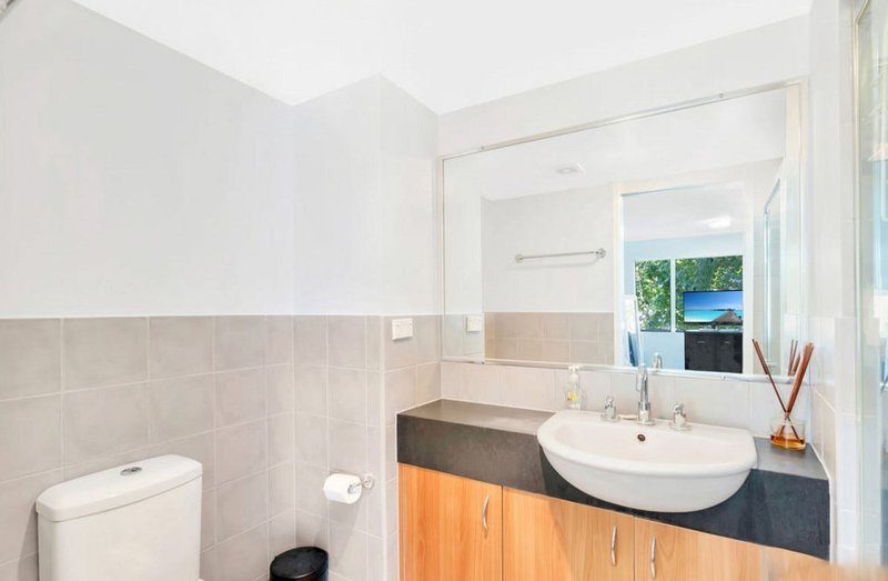 Photo - 706/33 Clark Street, Biggera Waters QLD 4216 - Image 9