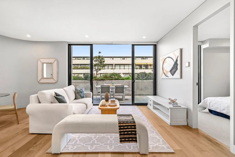 Photo - 706/74 Macdonald Street, Erskineville NSW 2043 - Image 2